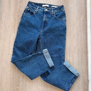 GUESS Mom Jeans 25 x 26’ blue denim womens